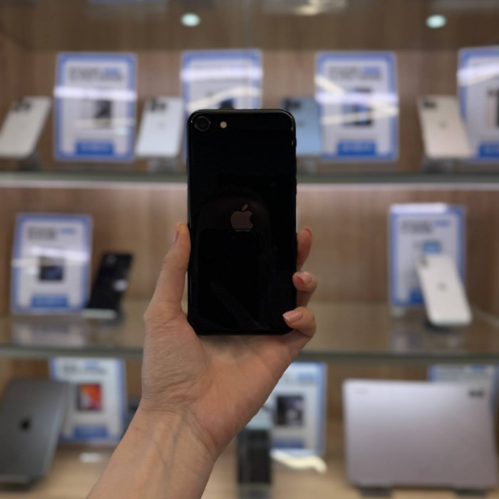 Б/у Смартфон Apple iPhone SE (2022) 128GB Черный | Фото 1 из 5