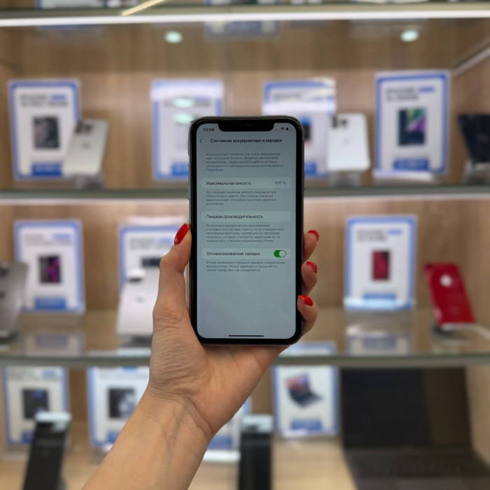 Б/у Смартфон Apple iPhone 11 128GB Purple | Фото 4 из 5