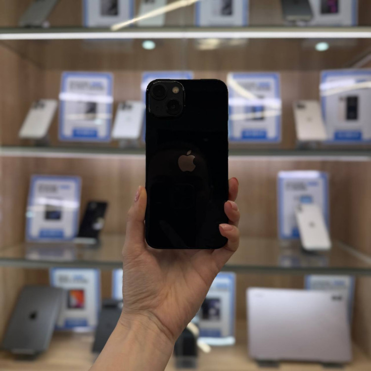 Б/У iPhone 13 128GB Midnight RU