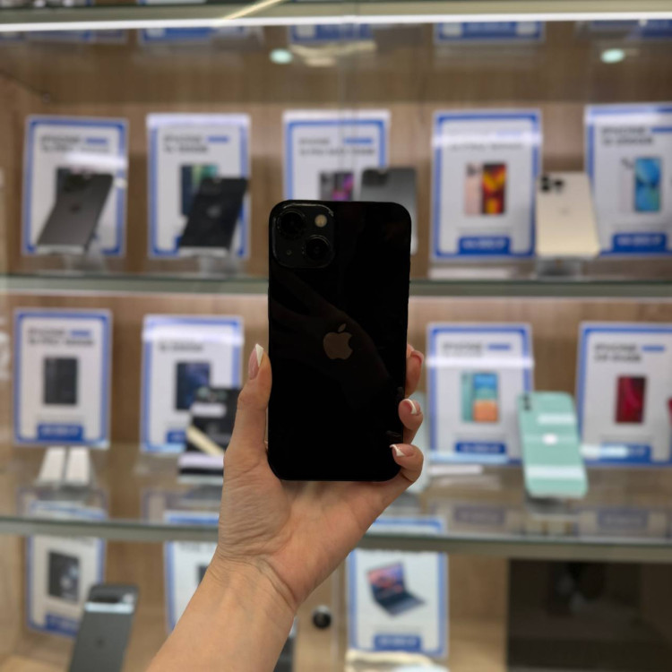Б/У iPhone 13 128GB Midnight RU