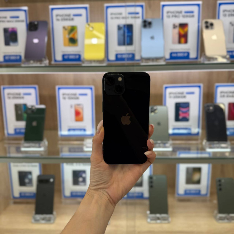 Б/у Смартфон Apple iPhone 13 128GB Midnight