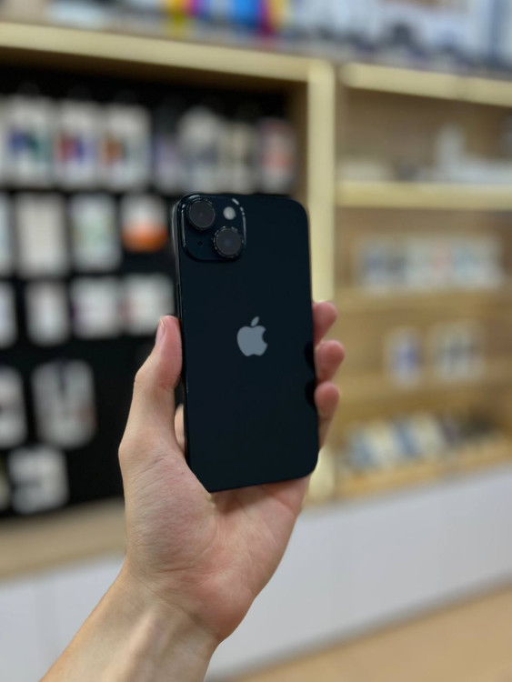 Б/У Смартфон Apple iPhone 14 128GB Темная ночь (Midnight) nano SIM + eSIM