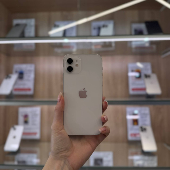 Б/у Смартфон Apple iPhone 12 128GB White | Фото 1 из 5