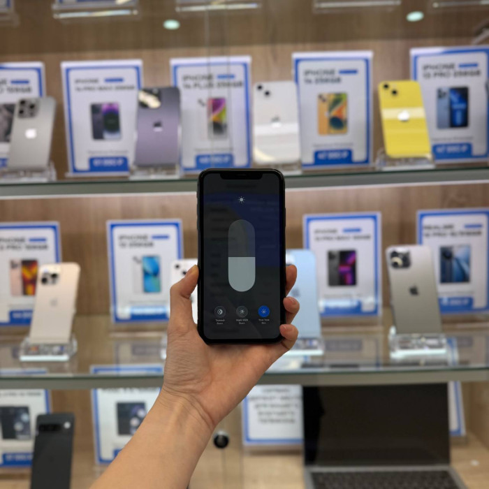 Б/у Смартфон Apple iPhone 11 128GB Black EU | Фото 3 из 5