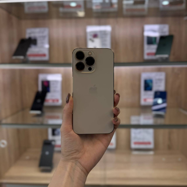 Б/У Смартфон Apple iPhone 13 Pro 256GB Золотой