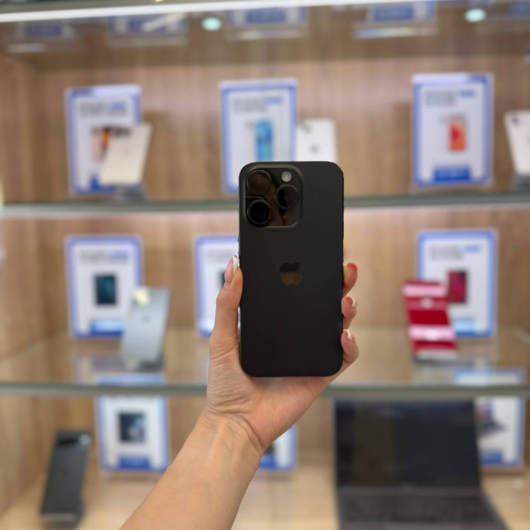 Б/у Смартфон Apple iPhone 15 Pro 128GB Черный (Black Titanium)