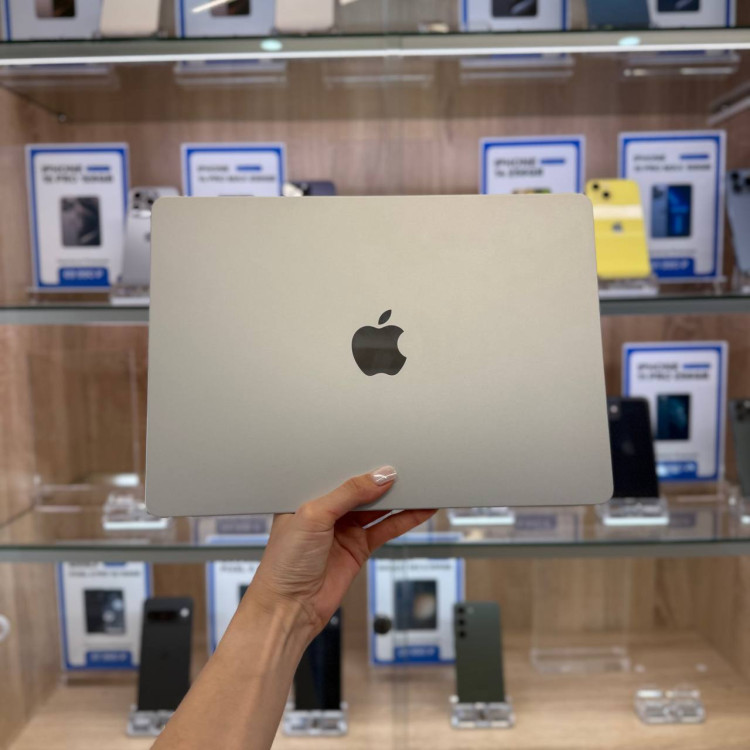 Уценка Ноутбук Apple MacBook Air 13 2022 MLY03 (Apple M2, 8GB/512GB, 10-Core GPU) Серебристый