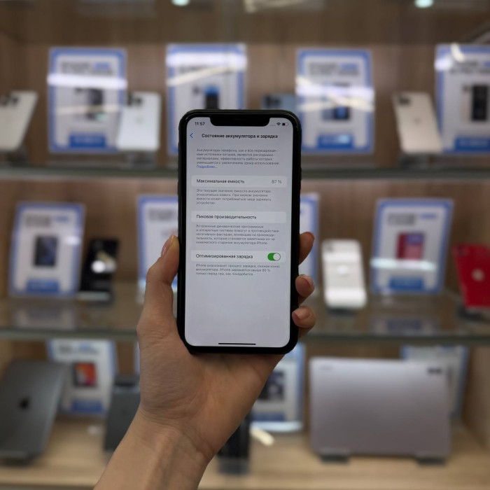 Б/у Смартфон Apple iPhone 11 128GB Черный | Фото 4 из 5