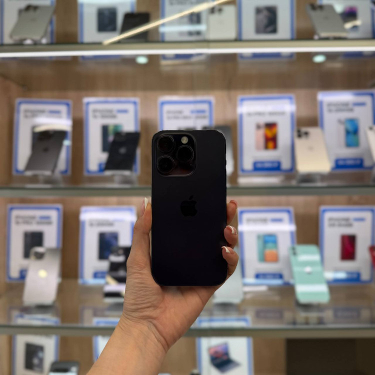 Б/у Смартфон Apple iPhone 14 Pro 128GB Фиолетовый (Deep Purple)