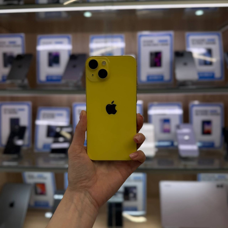 Уценка Смартфон Apple iPhone 14 256GB Желтый (Yellow) nano SIM + eSIM