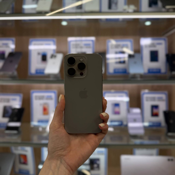 Б/У Смартфон Apple iPhone 15 Pro 128GB Титан (Natural Titanium) | Фото 1 из 5