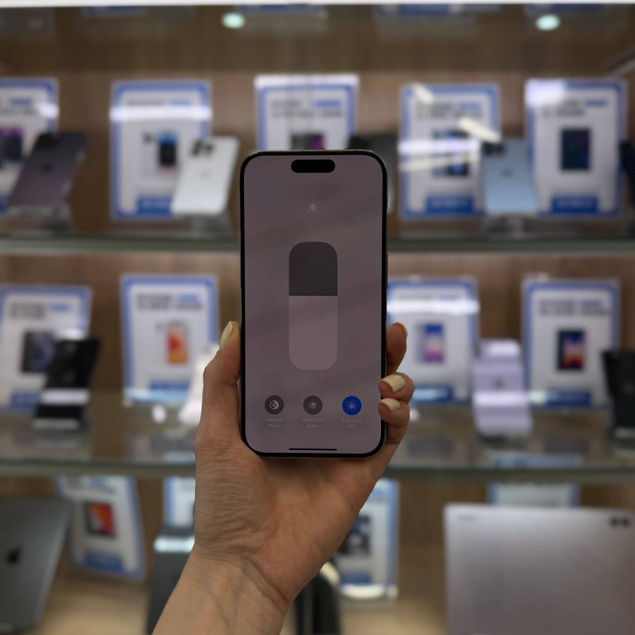Б/У Смартфон Apple iPhone 15 Pro 128GB Титан (Natural Titanium) | Фото 3 из 5