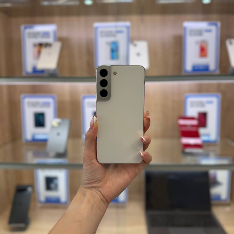 Б/у Смартфон Samsung Galaxy S22 8/256 Белый