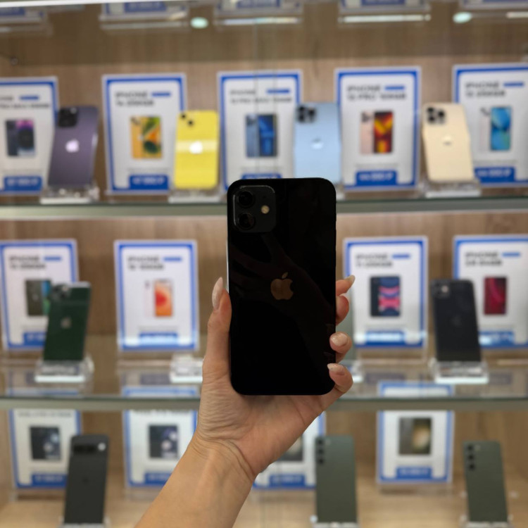 Б/у Смартфон Apple iPhone 12 128GB Black RU