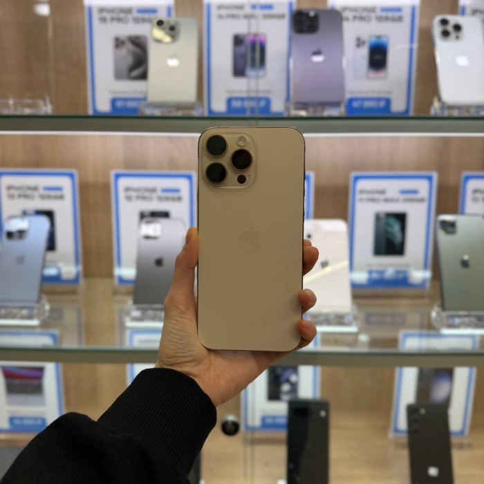 Б/У Смартфон Apple iPhone 16 Pro Max 256GB Пустынный титан