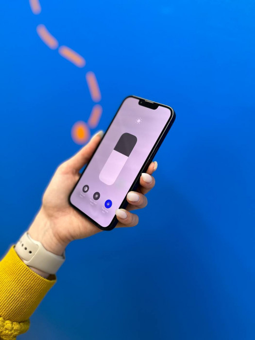 Б/у Смартфон Apple iPhone 13 256GB Темная ночь | Фото 4 из 6