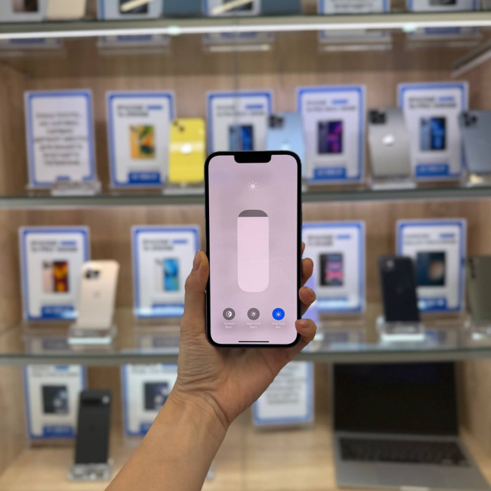 Уценка Смартфон Apple iPhone 14 256GB Голубой (Blue) | Фото 3 из 5