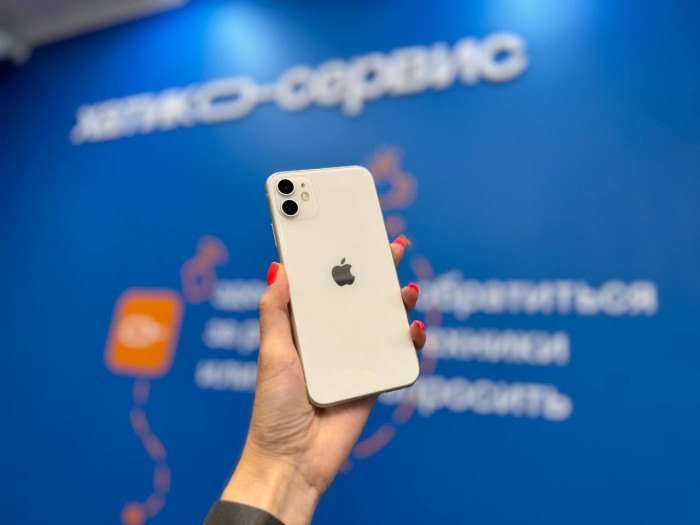 Б/у Смартфон Apple iPhone 11 64GB Белый RU | Фото 1 из 5
