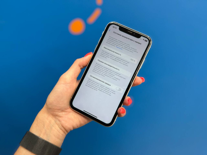 Б/у Смартфон Apple iPhone 11 64GB Белый RU | Фото 4 из 5