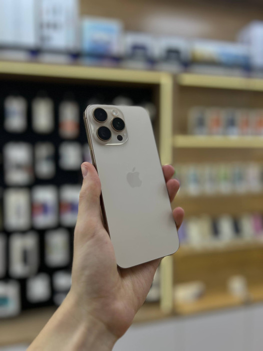 Б/У Смартфон Apple iPhone 16 Pro Max 512GB Пустынный титан nano SIM + eSIM