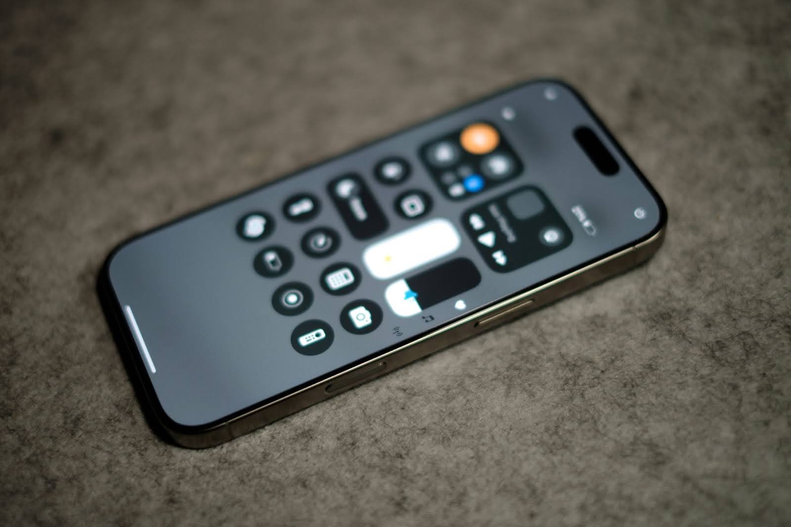 iPhone 17